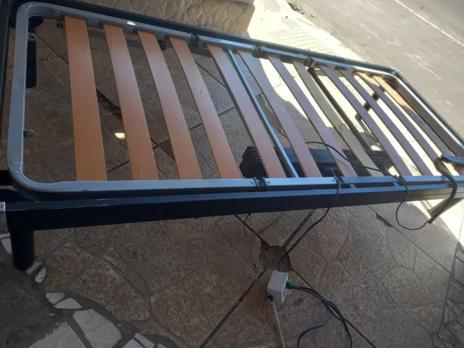 Cama hospitalar motorizada