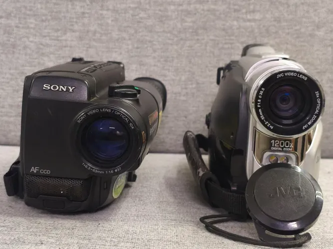 02 Filmadoras - Sony e JVC