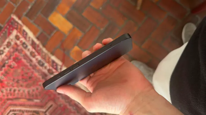 iPhone 16e - excelente estado