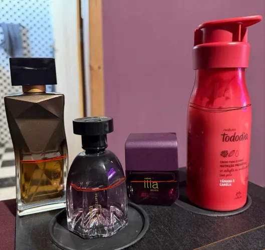 Perfumes e creme
