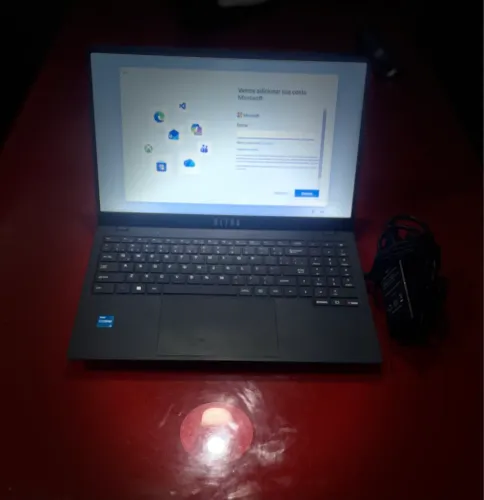NOTEBOOK ULTRA INTEL CORE I3 4GB RAM 120 GB SSD WINDOWS 11 COM CASE