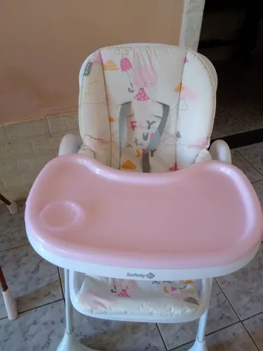 Cadeira de refeição safety 1st