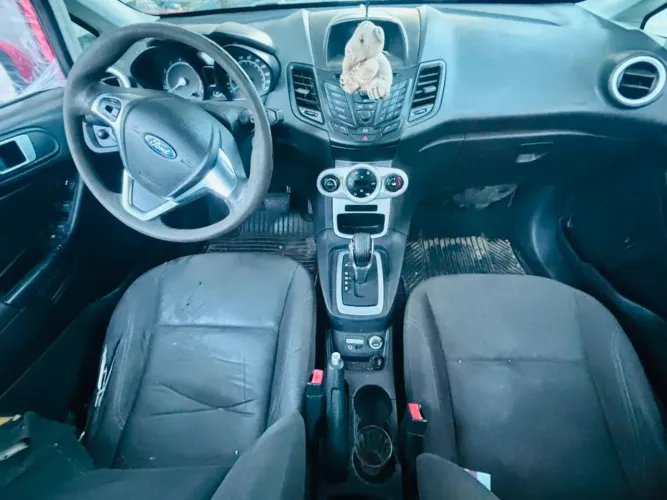 Ford Fiesta 1.6 16V Flex Aut. 5P 2015