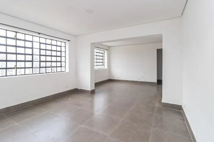 Loja na Rua Vasconcelos Drumond, N. 204 - Loja frente 70 m²