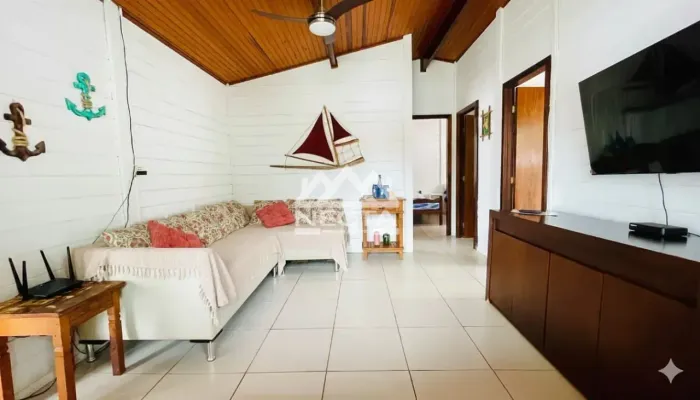 Casa com edícula e piscina à venda, Toninhas, Ubatuba, SP