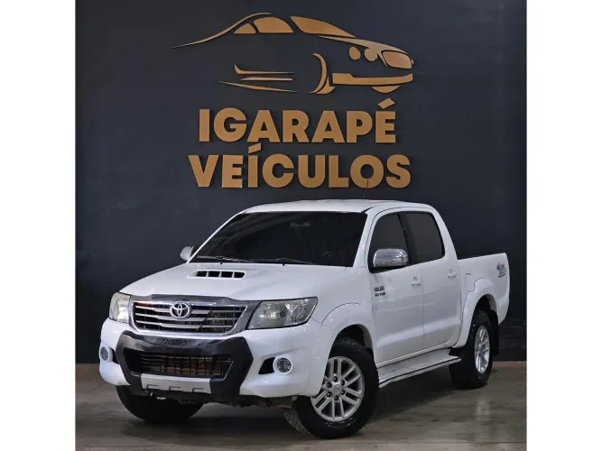 Toyota Hilux CD D4-d 4X4 2.5 16V 102cv TB Dies. 2014