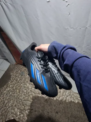 Chuteira Adidas Deportivo II tamanho 39