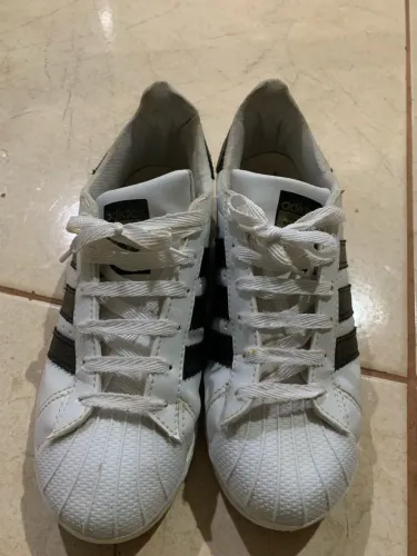 Tênis adidas 39