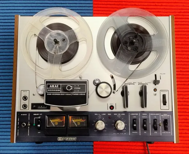 AKAI 4000DB - GRAVADOR DE ROLO VINTAGE