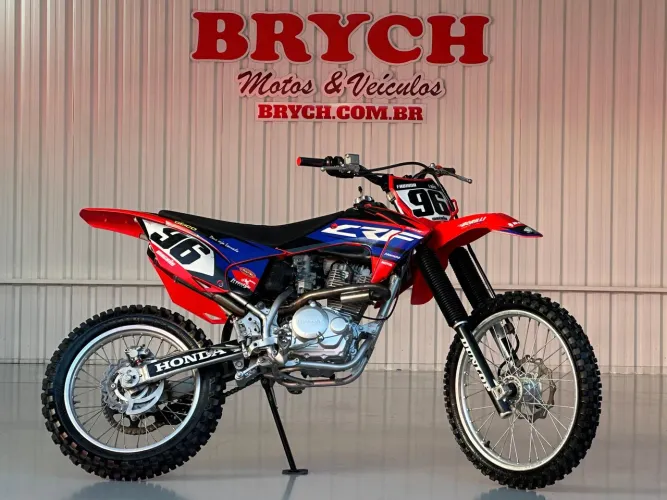 CRF 230 F VERMELHA 2017/2018