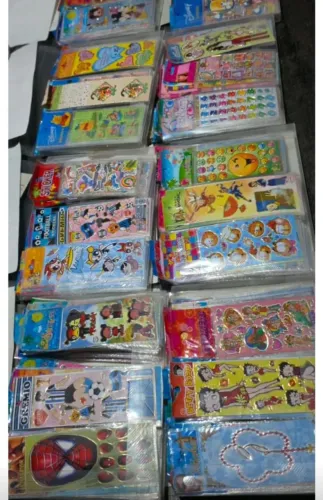 2 mil Cartelas de adesivos variados