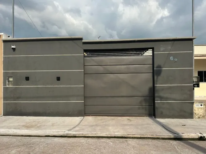 Casa com placas solar no condomínio acácia benevides 