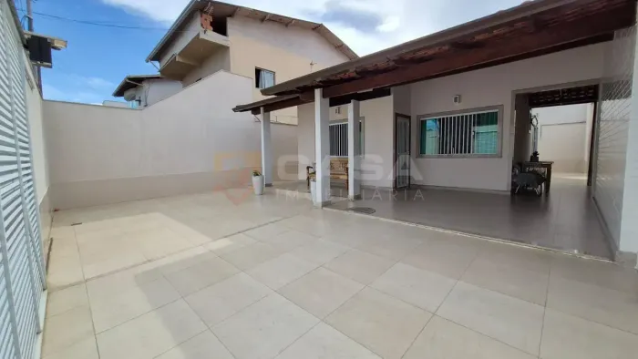 Casa para venda possui 105 metros quadrados com 3 quartos em Morada de Laranjeiras - Serra
