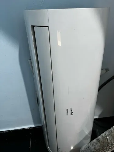 AR-CONDICIONADO COMFEE INVERTER 12.000 BTUs ? 220V