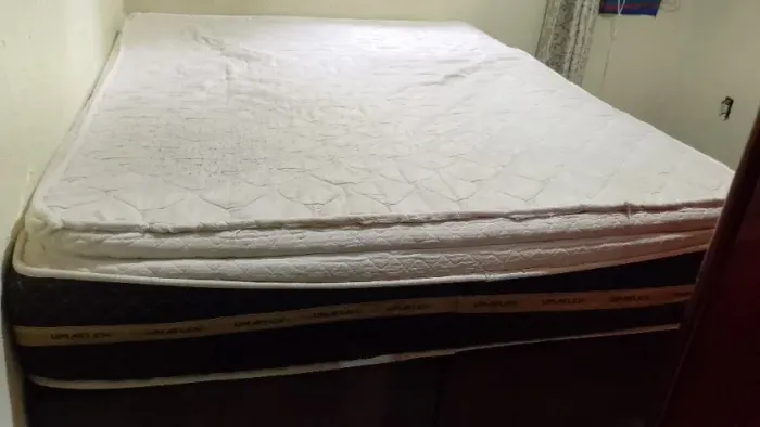 Cama box casal queen (para retirar/não entrego)
