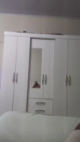 Guarda roupas de 6 portas 