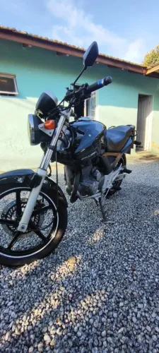 Moto em ótimo estado de conservação ,nada pra fazer de motor só pegar e andar 