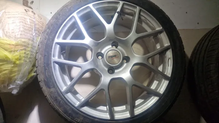 Jogo de Roda + pneus - Tsw Nurburgring 17 4x108