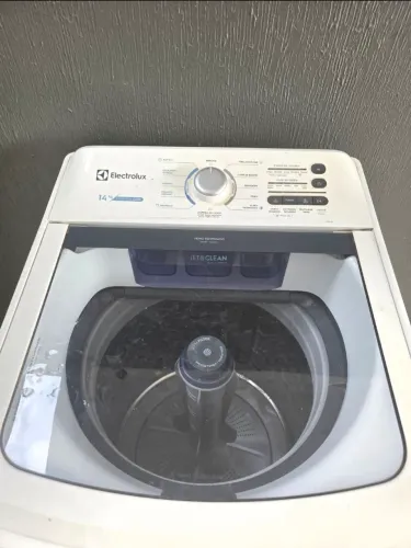Máquina de lavar (250 reais) defeito...tá enchendo sem parar.