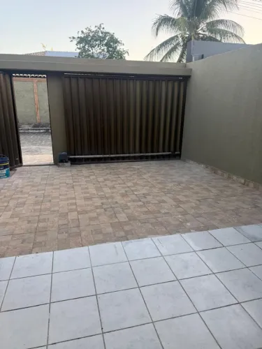 Alugo casa com 3 quartos em condomínio no Feitosa