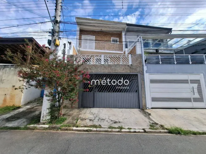 Casa com 2 quartos à venda, 159 m² por R$ 880.000 - Bairro Centro - Guararema/SP