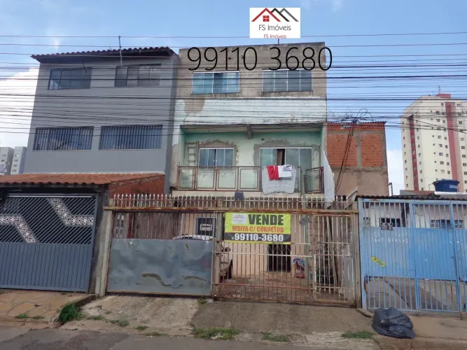 QR 110 Sobrado com 3 Casas com 2 Quartos Lado Metrô Escriturado em Samambaia Sul DF