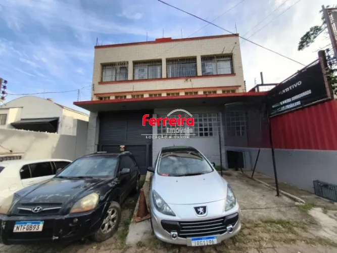 Amplo Galpão/Depósito/Armazém para Alugar no Bairro Navegantes - 600 m² disponíveis