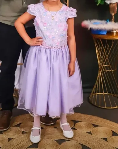 Lindo vestido lilás!! Tamanho 6/8 !!
