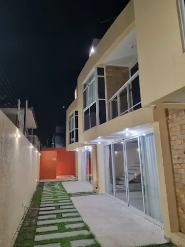 Duplex Mobiliado de 99m² com 03 Suítes em Camboinha