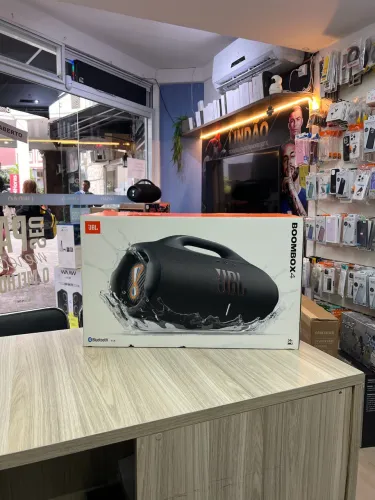 LOJA FÍSICA. NOVA JBL BOOMBOX 4 PRETA | LACRADAS COM GARANTIA NACIONAL 1 ANO