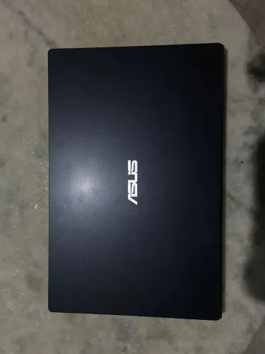 Notebook Asus para trabalho e estudos 