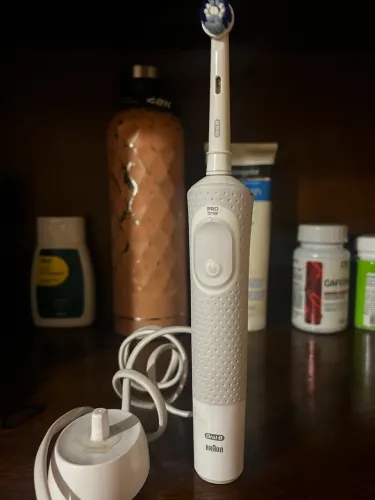 Escova elétrica oral B