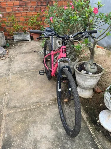 Bicicleta aro 29 de trilha, equipadas com rodas vzan e freio shimano