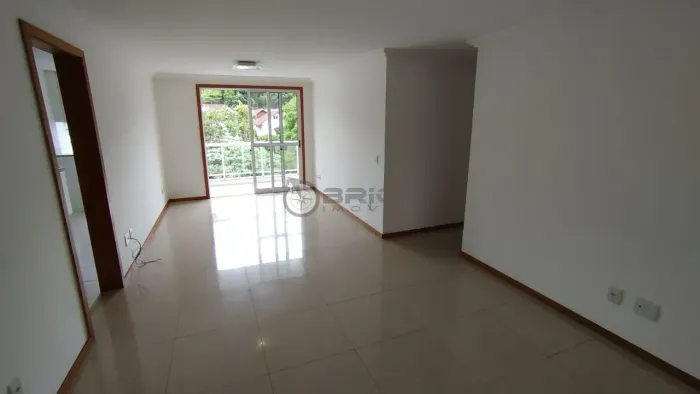 Apartamento para locação com 3 quartos sendo 1 suíte, 100 m² no Ermitage - Teresópolis/RJ.