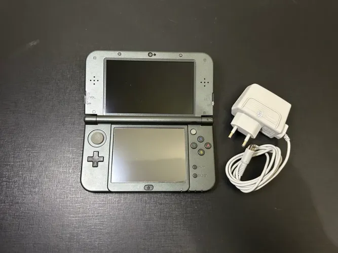 New Nintendo 3DS XL Preto - Desbloqueado