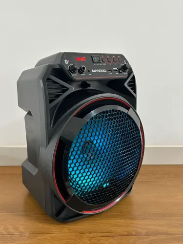 Caixa de som 150w com leds e som potente