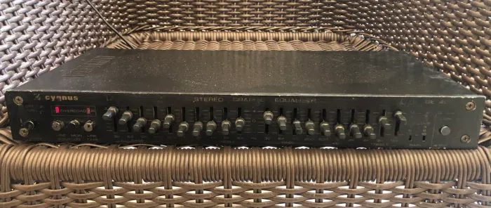 Equalizador Cygnus GE 400 (para conserto )