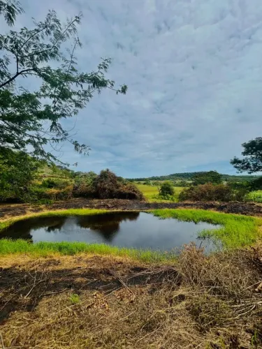 VENDE - SE CHÁCARAS - PEQUENA ENTRADA + PARCELAMENTO DIRETO COM CONSTRUTORA-