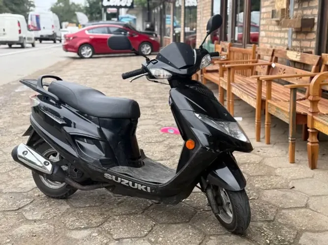 Vendo Burgman 125CC com apenas 9 mil km