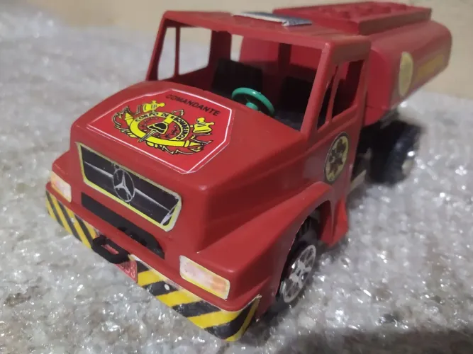 Brinquedo caminhão mb bombeiro plástico