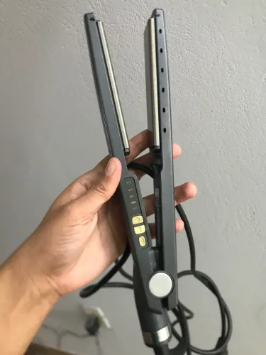 Prancha Titanium 480 graus