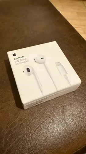 Fone de Ouvido EarPods Conector Lightning com Microfone