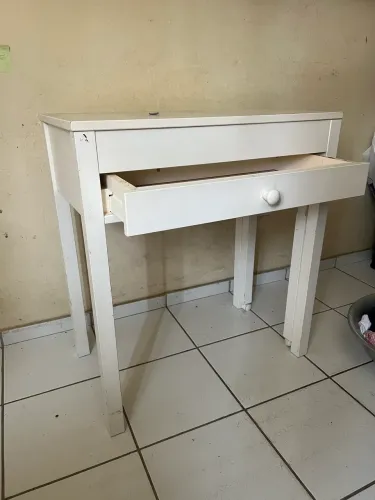 Mesa de apoio pequena 