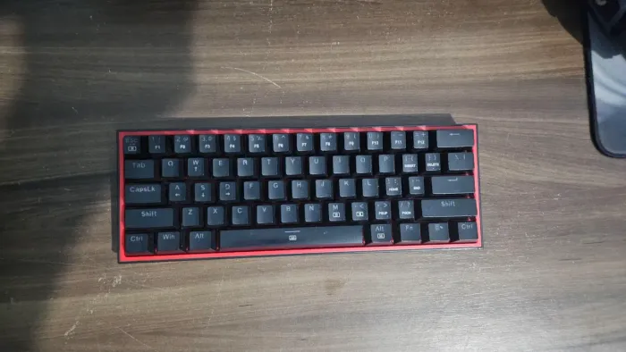 Redragon Teclado mecânico para jogos K617 Fizz 60% RGB com fio, preto e vermelho