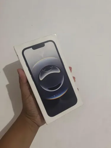 iPhone 16e