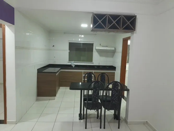 Apartamento seme-mobilhiado