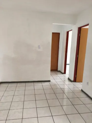 Alugo apartamento ,no Cond.Murici II