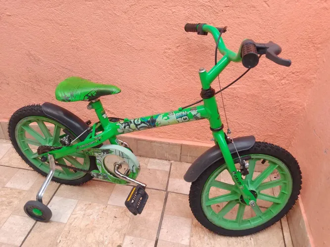 Bicicleta aro 16 Caloi Ben 10 semi nova