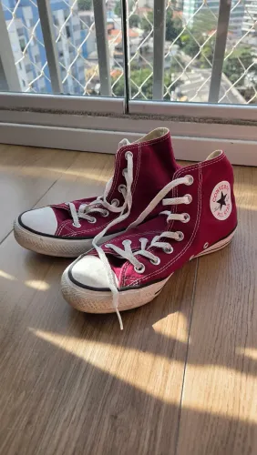 Tênis All Star vermelho cano alto tamanho 35