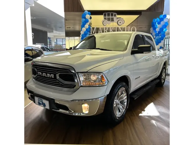 Ram Classic Laramie 5.7 V8 16V Gasolina 4X4 Aut. 2023